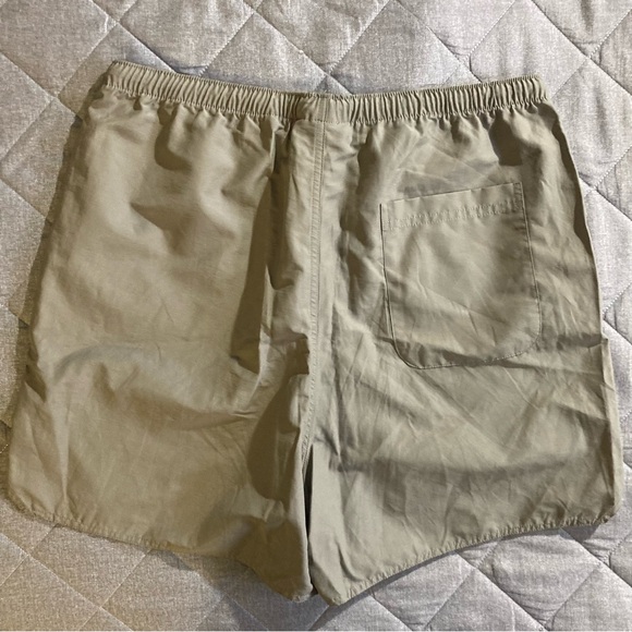 Essentials Fear of God Athletic Gym Shorts Mens Large 5” Inseam Cotton Nylon - Picture 3 of 11